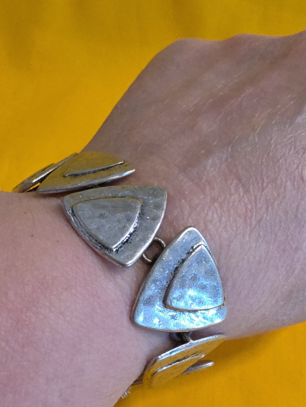 Lucky Brand ▪︎ Arrow-Link Bracelet ▪︎  Unusual!
